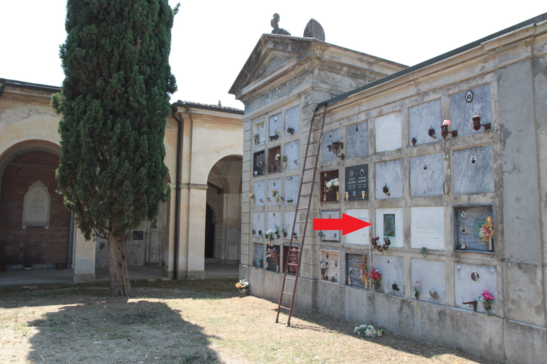 Domenico Barduzzi's tomb, Brisghella, Italy - 01.JPG